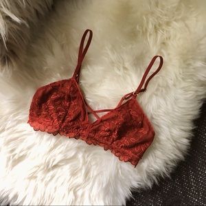 Aerie | Triangle Lace Strappy Bralette | S